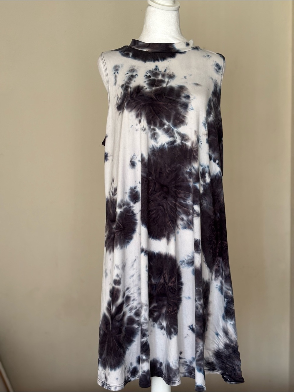 Vibe Black & White Tie-Dye Crewneck Dress